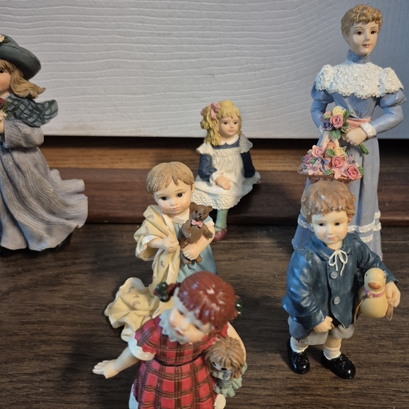 Porcelain mini dolls and animals - Picture 5 of 7